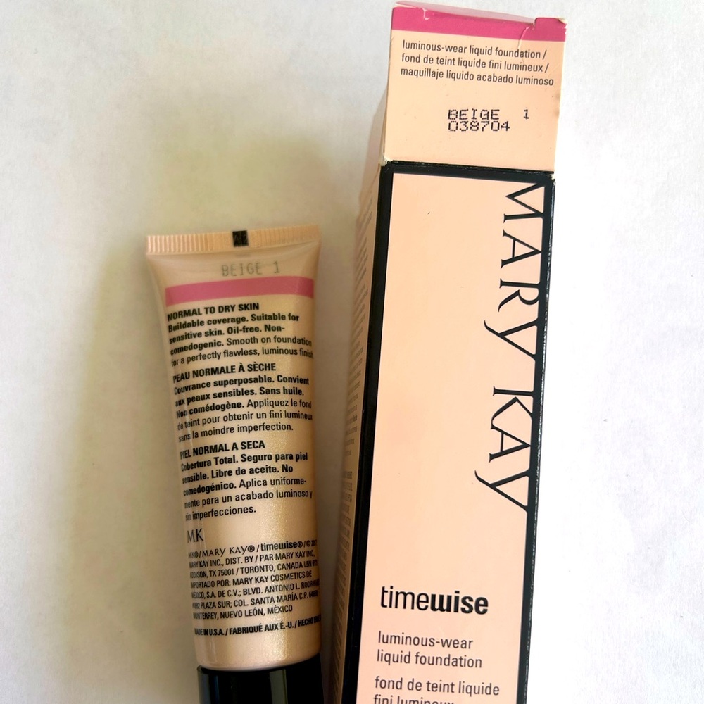 Mary Kay
Timewise Luminous-Wear Liquid Foundation in Beige 1